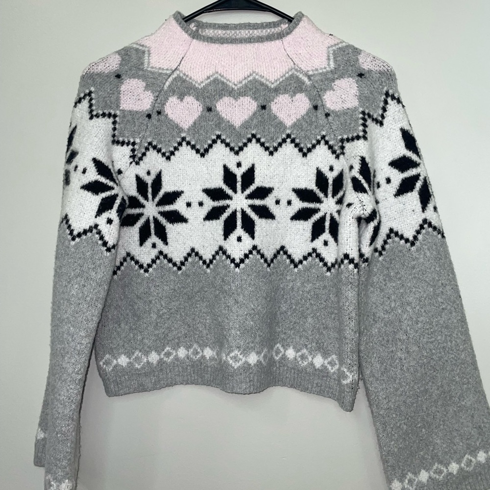 No Boundaries Gray and Pink Crew Neck Sweater with Fair Isle Design